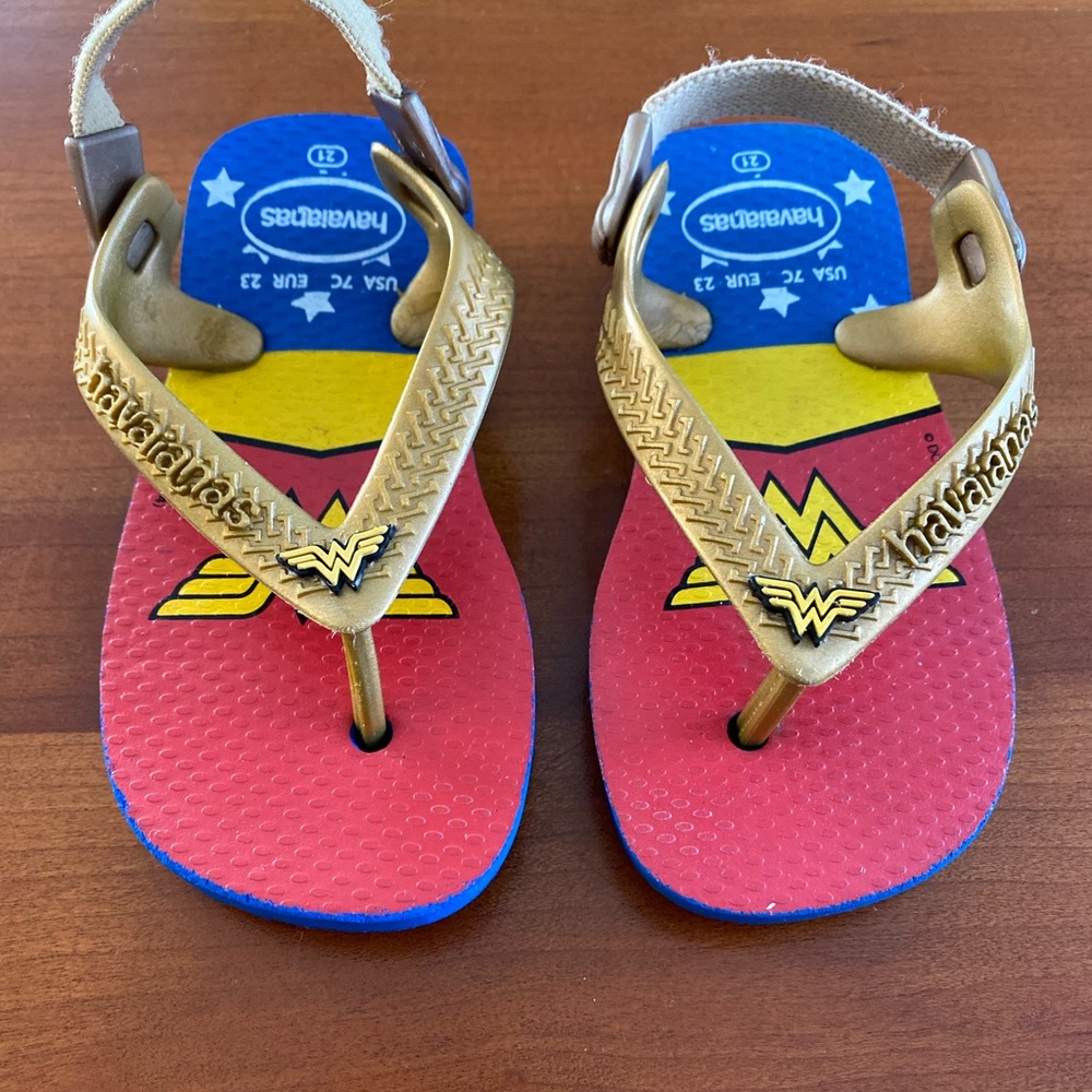 Toddler Wonder Woman Haviana flip flops 7